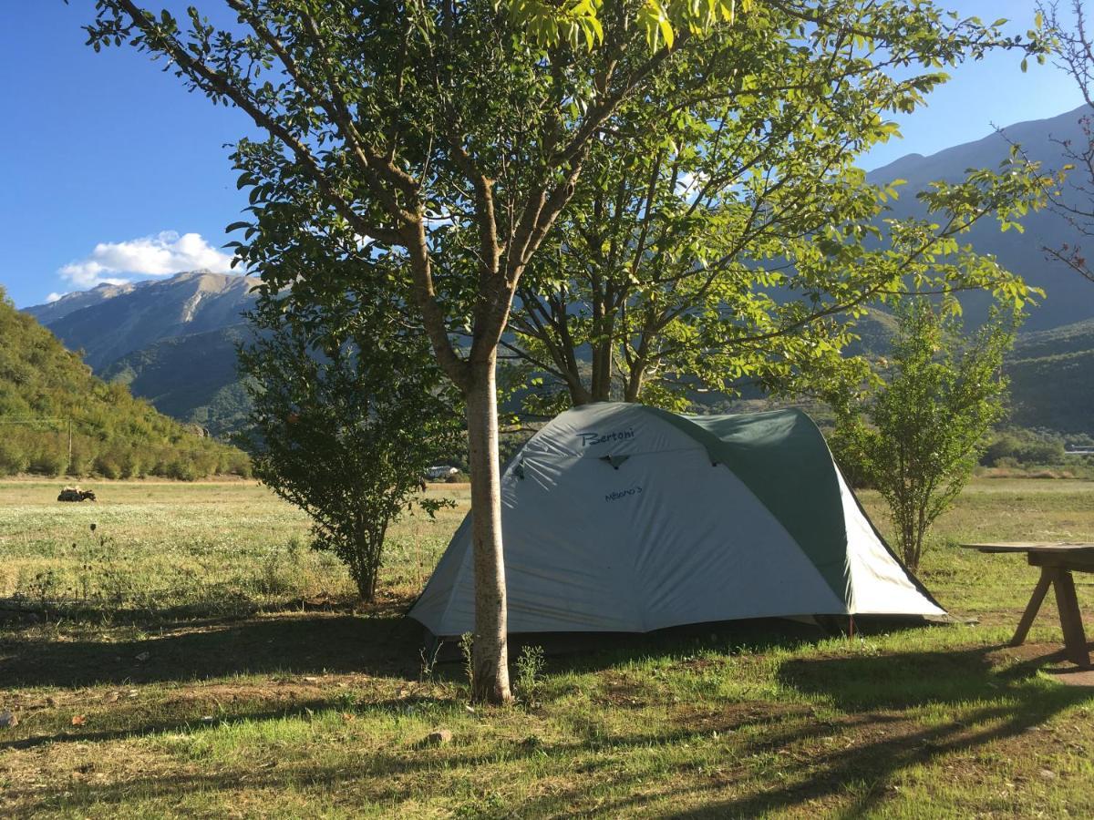 Albturist Ecocamping Permet & Outdoor Sports Center Hotell Eksteriør bilde